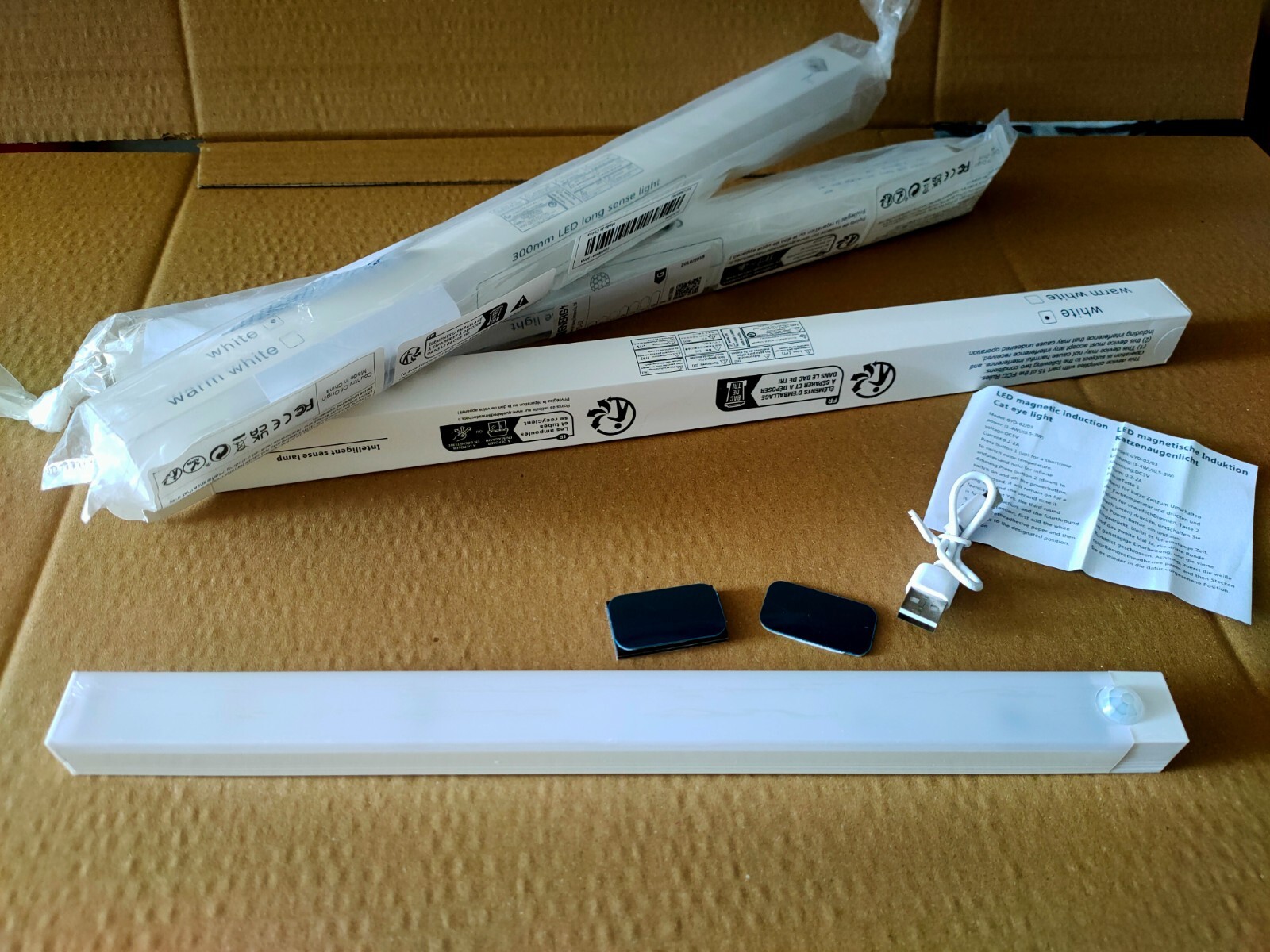 OFFERTA 3X Lampada LED Sensore Movimento Ricaricabile USB