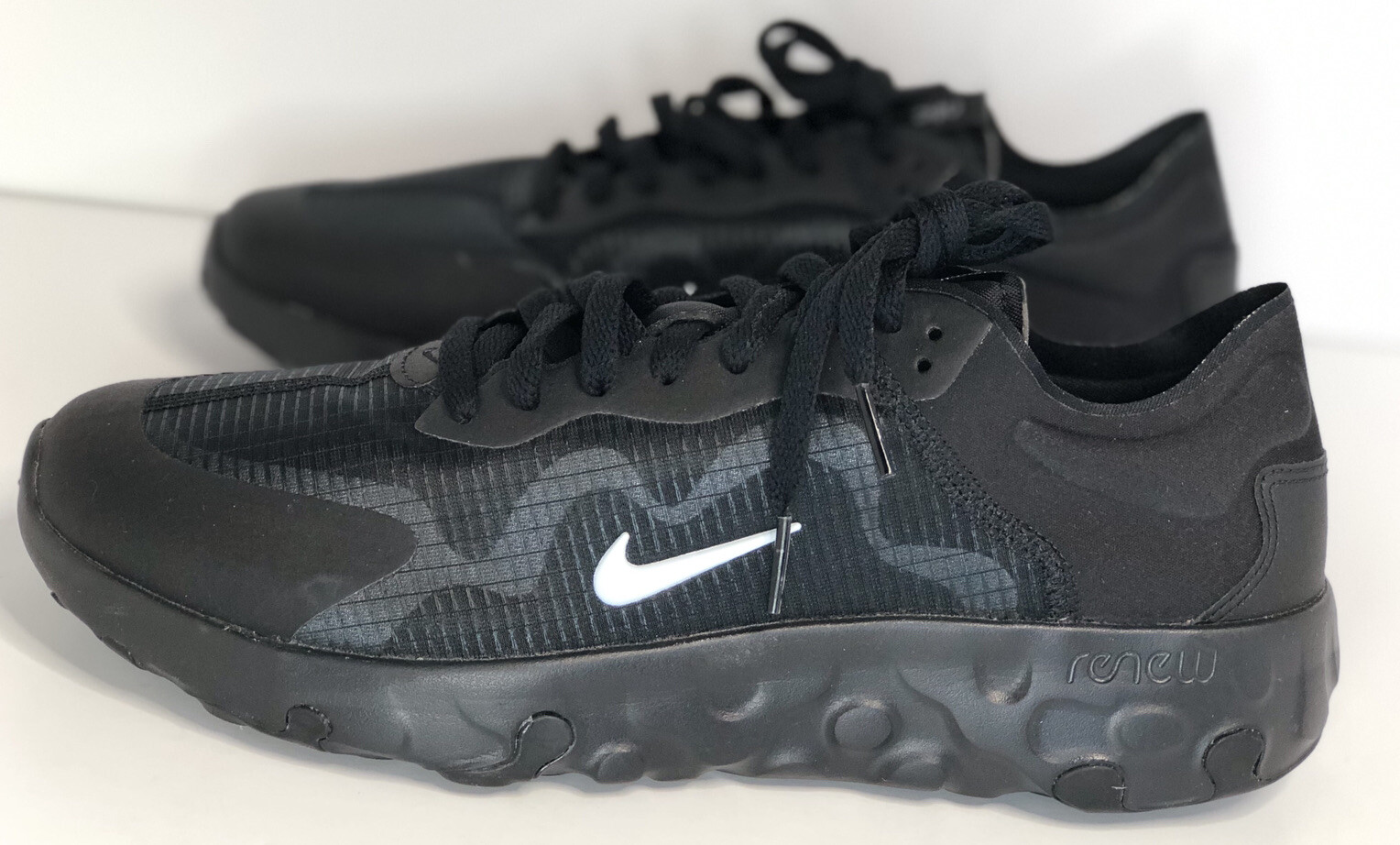 black nike renew lucent