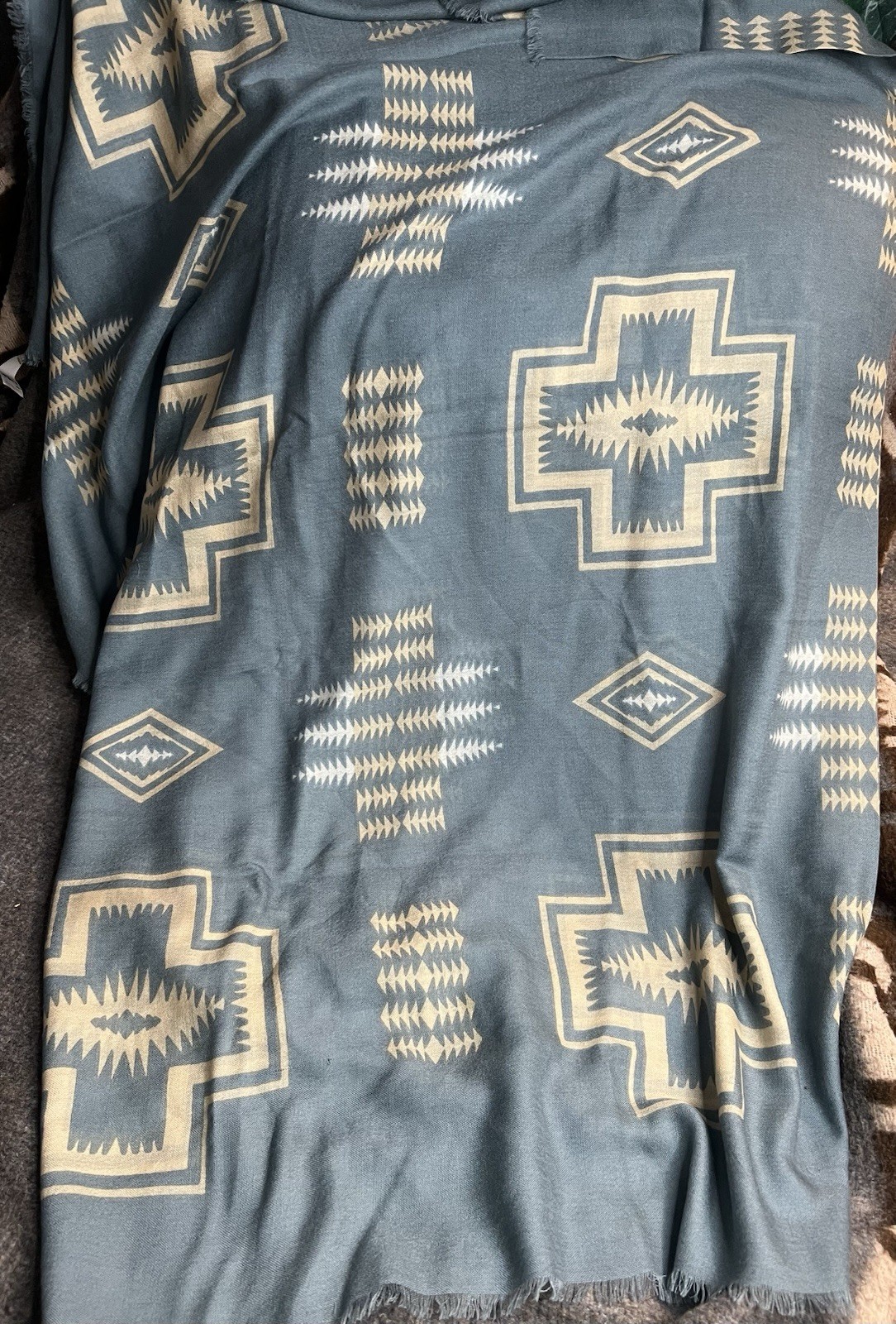 Pendleton Oversize Featherweight Wool Scarf Hardi… - image 1