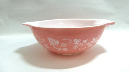 VINTAGE PINK GOOSEBERRY PYREX CINDRELLA MIXING BOWL 444