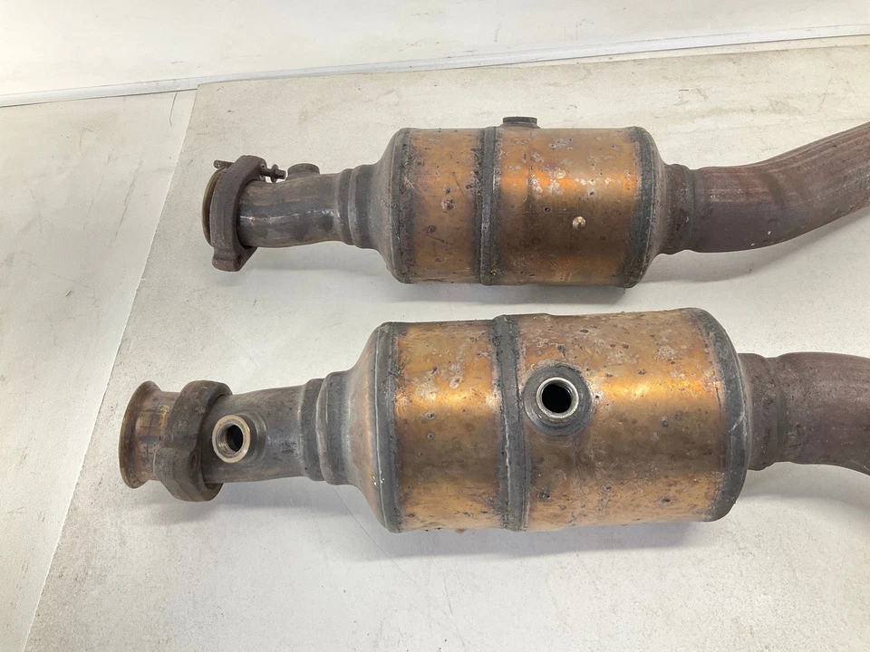 15-16 MERCEDES-BENZ GL-Class GL550 Rear Left & Right Exhaust Pipe Line - Image 2 of 4