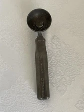 Vintage BASKIN ROBBINS 31 Push Button Ice Cream Scoop