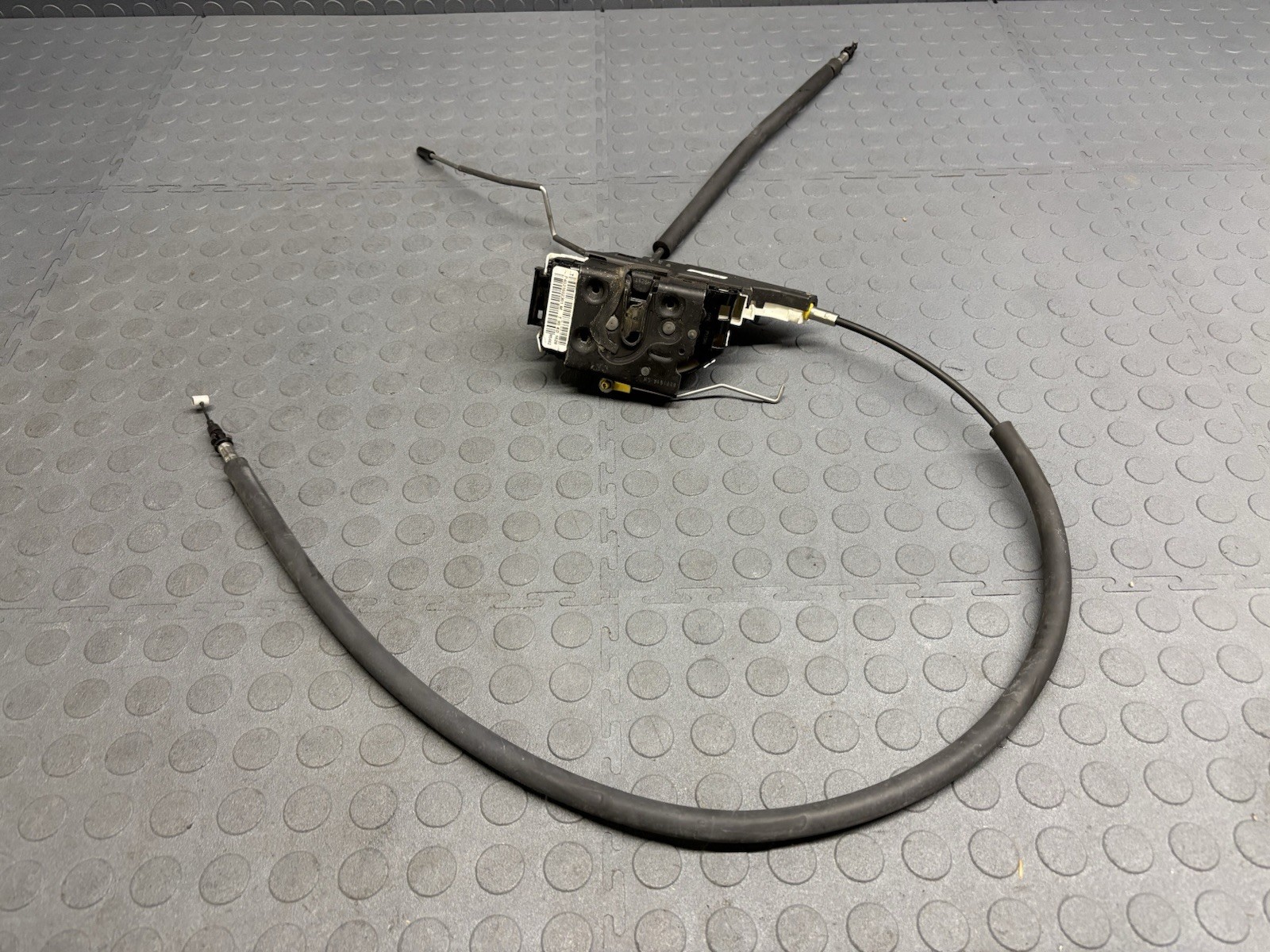 17-23 Maserati Ghibli Front Left Driver Side Door Lock Latch Actuator 670100892