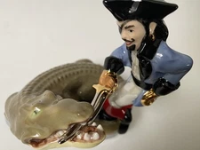 Vtg Wade 2002 Captain Hook & Crocodile From Peter Pan Series Limited Edition