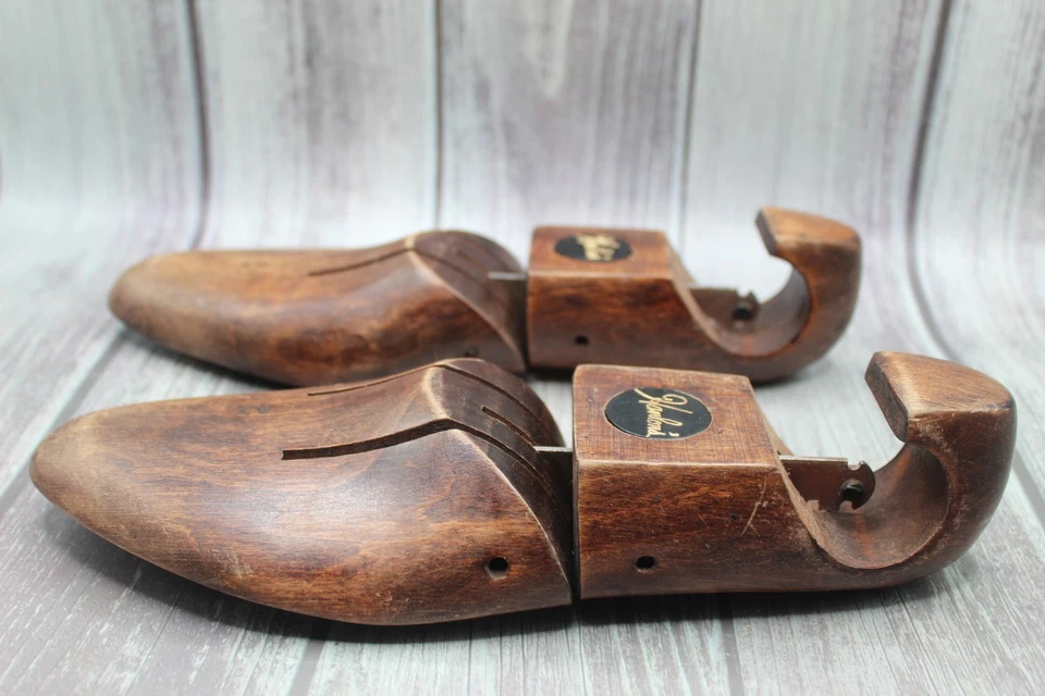 Par de camillas para zapatos de madera de marca Walk-Over Foto 3 de 4