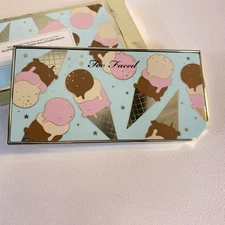 Too Faced Triple Scoop Hyper-Reflective Highlighter Palette