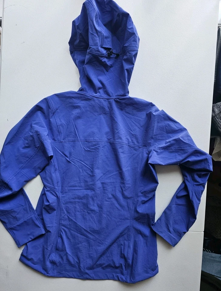 Chaqueta Anorak Arcteryx Sigma SL para mujer talla pequeña azul púrpura Foto 2 de 4