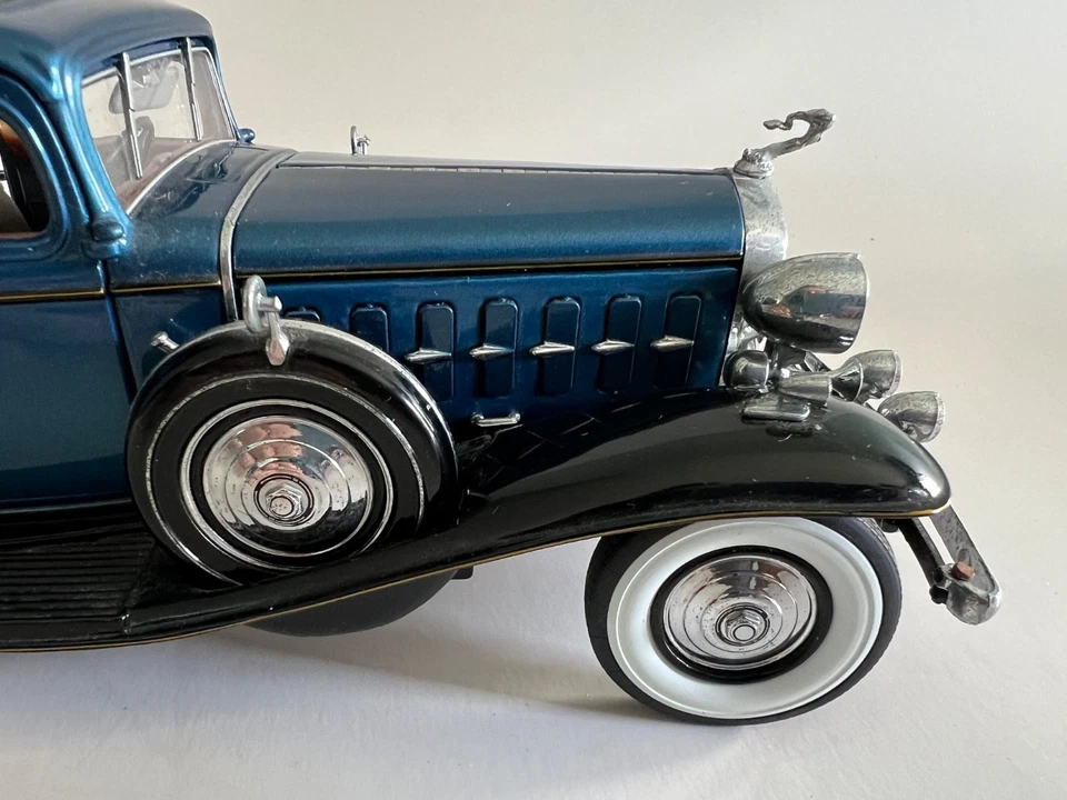 Danbury Como Nuevo 1:24 1932 Cadillac V-16 Fleetwood Sedán Limitado #652 Emisiones *LEER* Foto 2 de 4