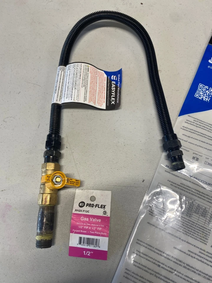 24" Gas Connector 1/2" MIP x 3/8" MIP , 3/8 ID Black + Test Gauge - Image 2 of 4