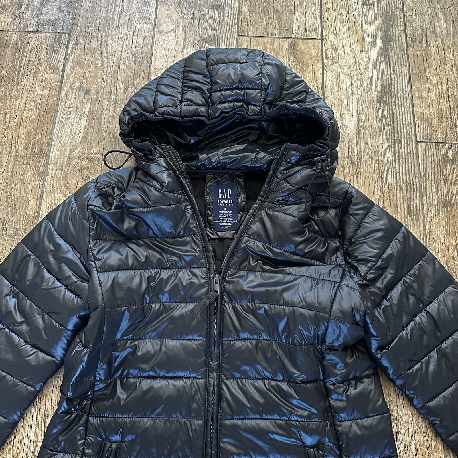 Gap Women’s Puffer Jacket size S - image 3