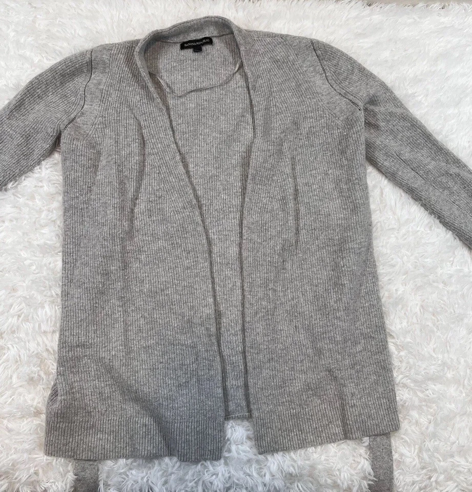 Cárdigan acanalado manga larga Banana Republic suéter gris con cinturón para mujer talla S” Foto 4 de 4