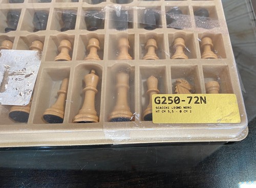 ITALFAMA Chess Set Brown Leather Checkerboard & Wood Pieces ITALY ~ New/Sealed - Picture 6 of 9