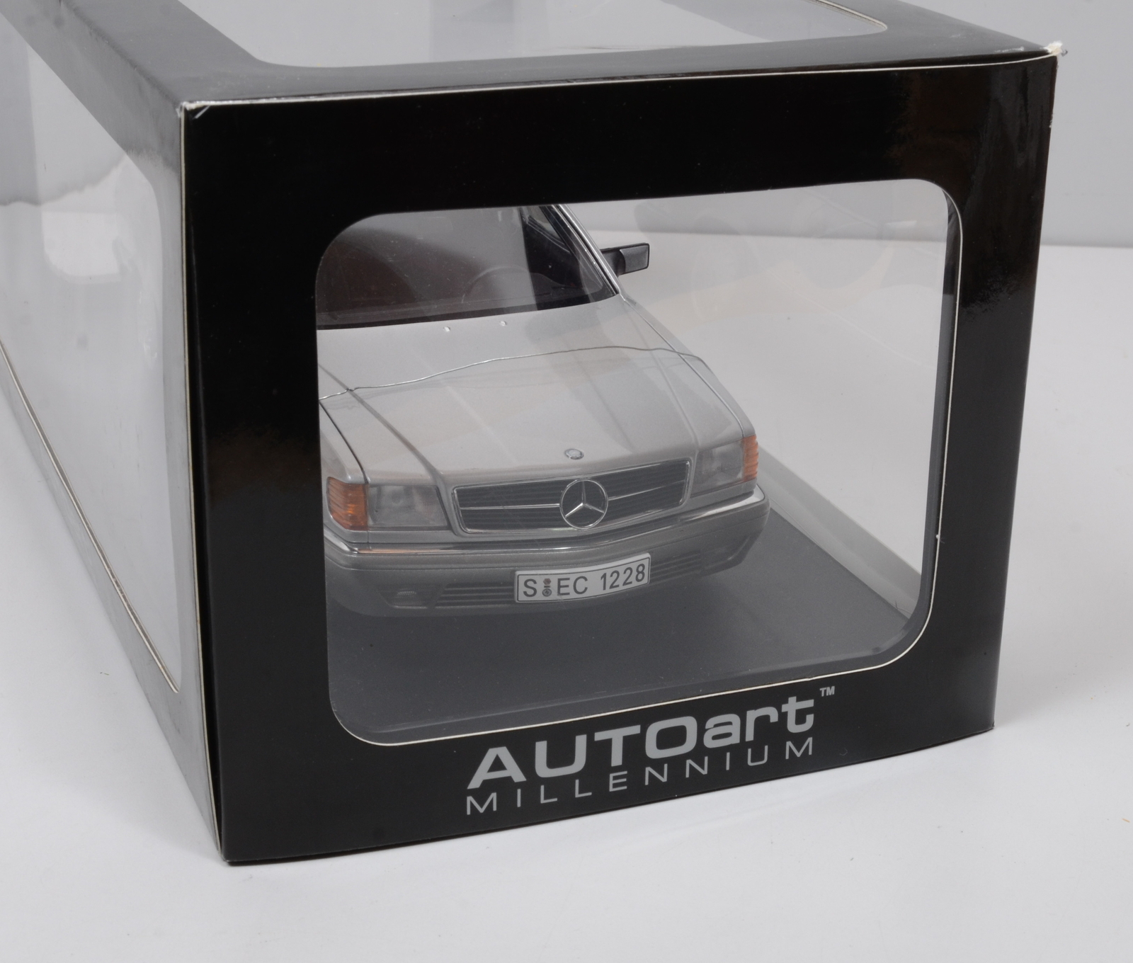 AUTOart Millenium Mercedes-Benz 500SEC/ Unrecorded/ Boxed / 1:18