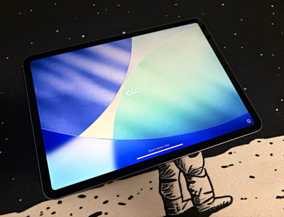 Apple iPad Pro 1st Gen Space Gray with Apple Pencil, and USB-C 20W Charger