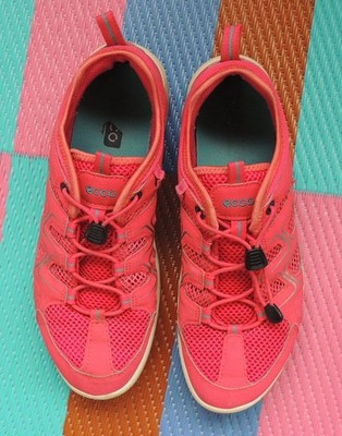 ECCO Damen Sneaker Halbschuhe Freizeitschuhe EUR 38 rot gebraucht