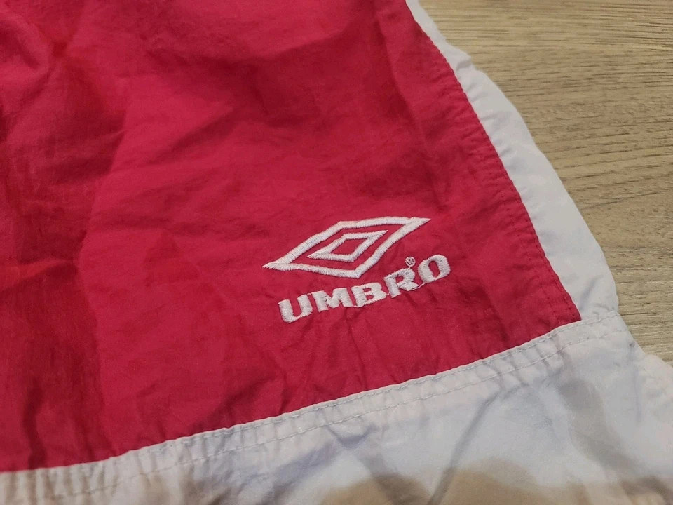 Винтажный 90-х UMBRO 100% нейлона футбольные шорты футбол работает молодежи M сделано в США - Изображение 2 из 4