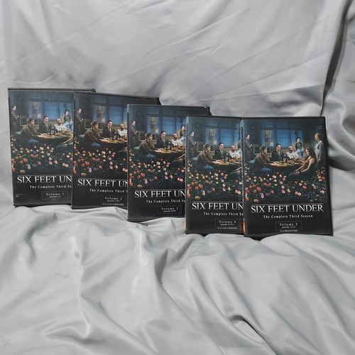Six Feet Under - Set Of 5 DVD'S - Picture 1 of 2