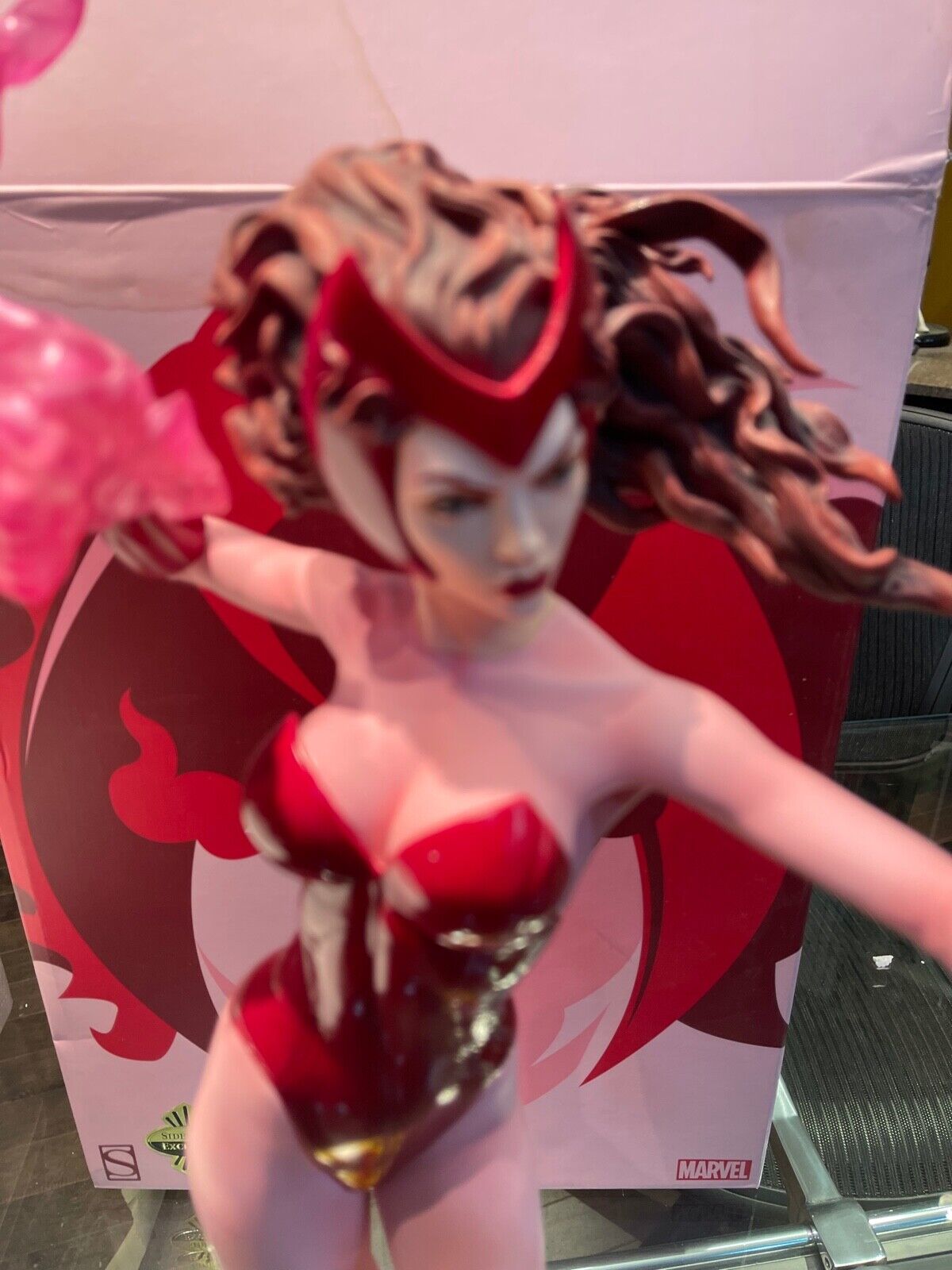 Estátua Scarlet Witch Premium Format - Marvel - Sideshow -  lojalimitededition