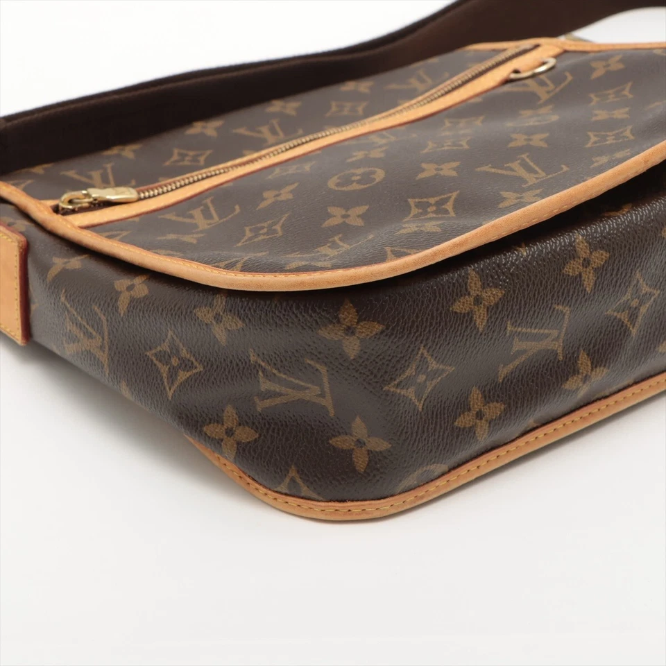 Auténtico bolso de hombro Louis Vuitton con monograma Messenger Bosphore PM M40106 usado LV Foto 4 de 4