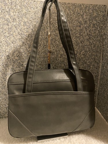 Vintage unbranded purse circa 1960’s