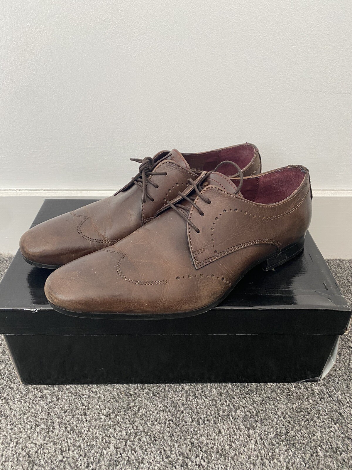 SAOLA Scarpe eleganti Burton uomo taglia 8 CON SCATOLA SOLO UK