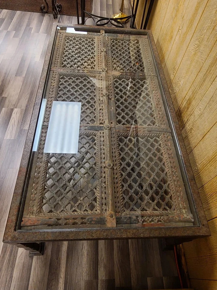 手工锻铁口音桌回收 18 世纪表带快门 — 第 4/4 张图片