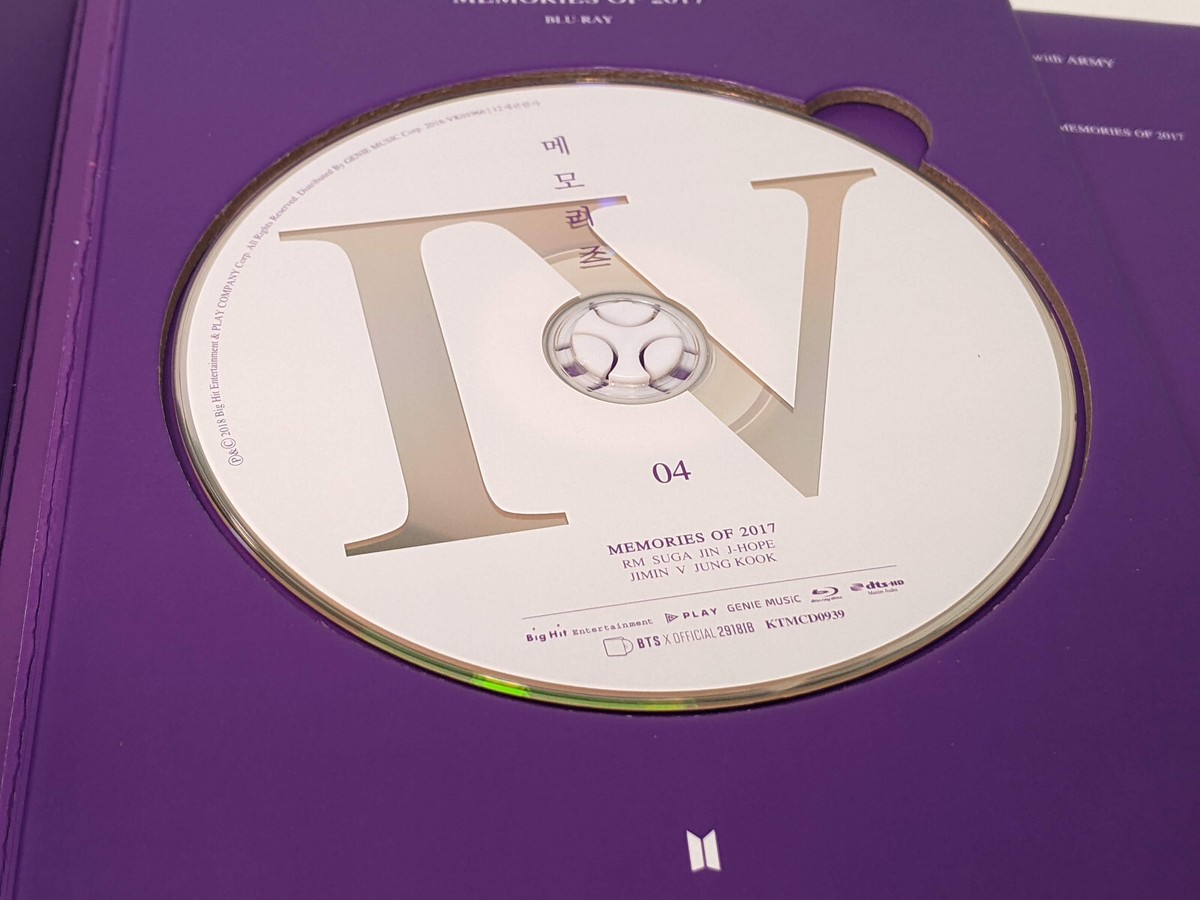 BTS Blu-ray MEMORIES OF 2017 w/ Photocard V taehyung tae & Bonus