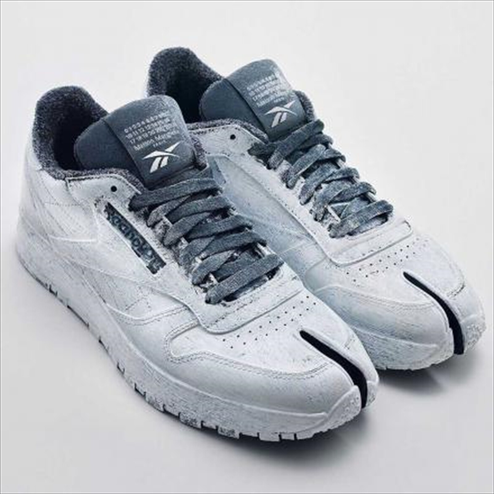 MAISON MARTIN MARGIELA REEBOK CLASSIC 