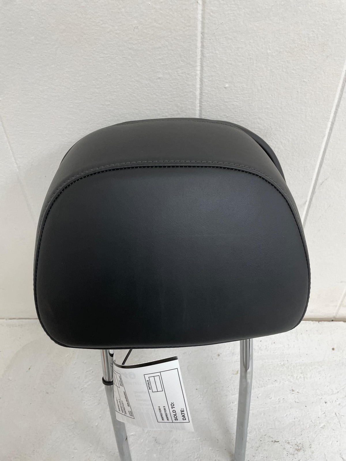 2016-2020 BENTLEY BENTAYGA LH FRONT HEAD REST LEFT DRIVER BLACK LEATHER OEM