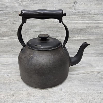 Vintage Calphalon Anodized Tea Pot Kettle 2 Quart Dark Gray USA Made in Ireland