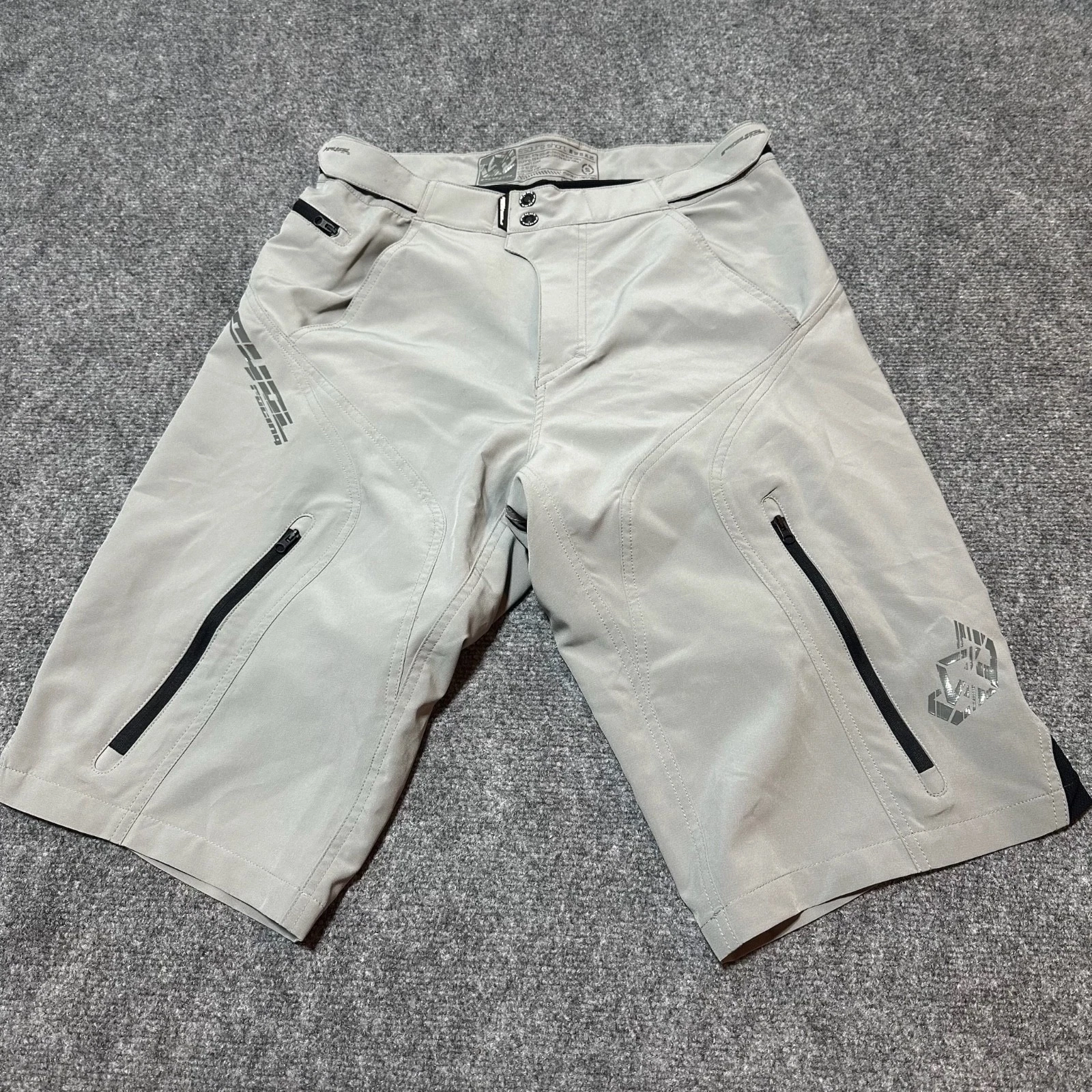 Royal Racing Shorts Mens Small Grey Padded Snap Button Hook Loop Mountain Bike