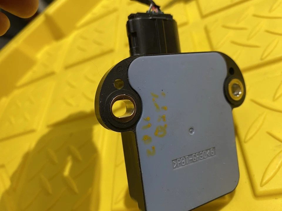 Nissan 47931-1MA0A Genuine ABS Anti-Lock Brake G-Sensor 2011 Infiniti QX56 Oem - Image 4 of 4