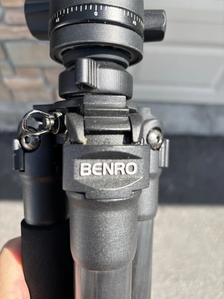 Gently Used TAD28C Series 2 Carbon Fiber Tripod & Induro BHL2S Ball Head - Image 3 of 4