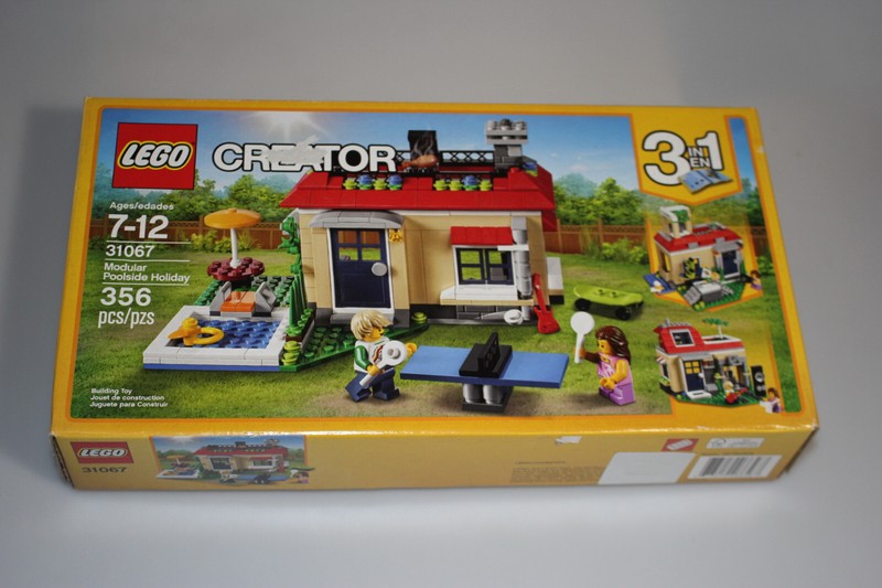 LEGO Creator Modular Poolside Holiday (31067) Retired 2018 NEW box has wear
