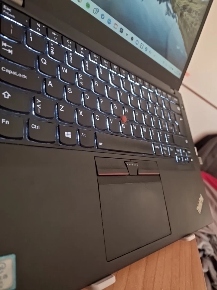 Lenovo ThinkPad T470s · i5-6300U · 8GB · 256GB, foto 2 di 3