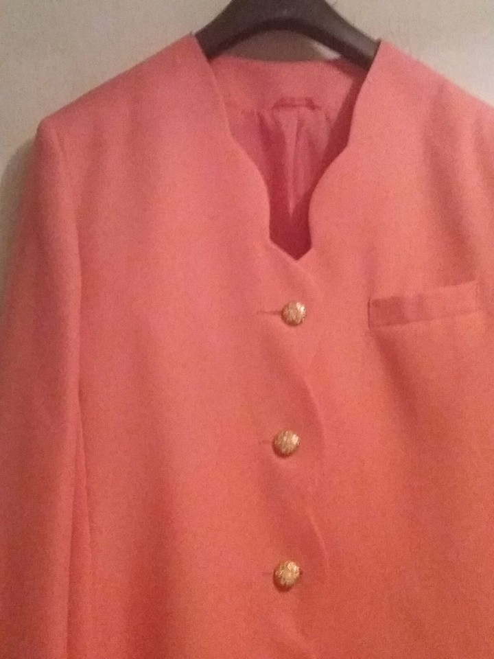 Ladys 3 piece suit. Size 14 Peach/Orange/Peach Colour At A Reduce Price