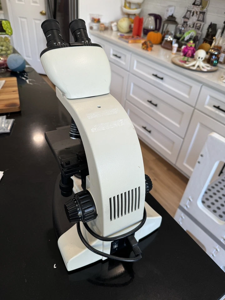 Microscopio compuesto binocular Leica CME 4 objetivos 4x 10x 40x 100x ¡¡Funciona!!! Foto 4 de 4