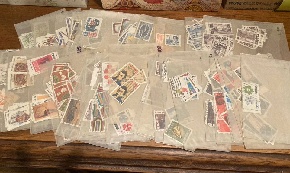 Canada Stamp Lot in 120+ (Mostly) Numbered Glassines 246-954 Used & Unused - Image 3 of 4