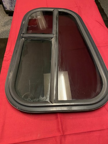 1997 FREIGHTLINER CENTURY DRIVERS SIDE UPPER SLEEPER WINDOW WITH SLIDE OPENING