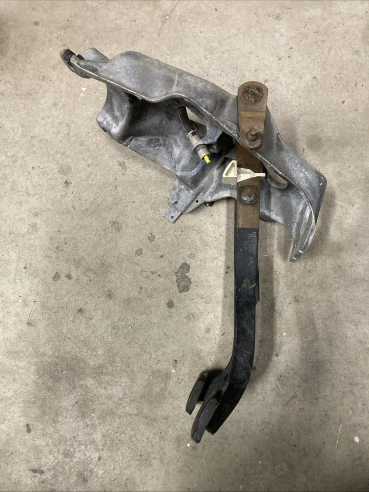 Б/у оригинальная педаль в сборе для Ford F150 F250 F350 Bronco 1987-1991 годов выпуска - Изображение 4 из 4