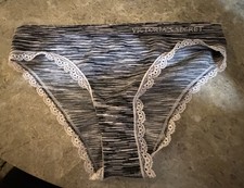 VINTAGE VICTORIA S SECRET CHEEKIE BIKINI PANTY. S/P. BLACKS . NEW