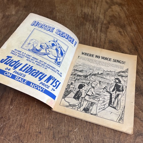 Bunty Picture Story Library For Girls No. 151 Where No Voice Sings 1975 Vgc - Picture 5 of 10
