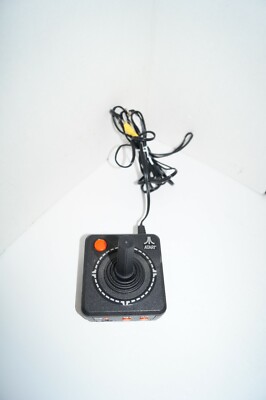 2002 Atari Plug N Play 10 in 1 TV Joystick Tested Works Jakks Pacific Video Game