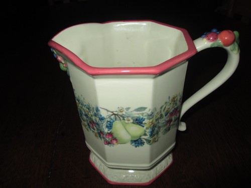 AVON 2003 "SWEET COUNTRY HARVEST" 7 1/4" HIGH, 42 OZ, OCTAGONAL SIDED PITCHER - Picture 2 of 5