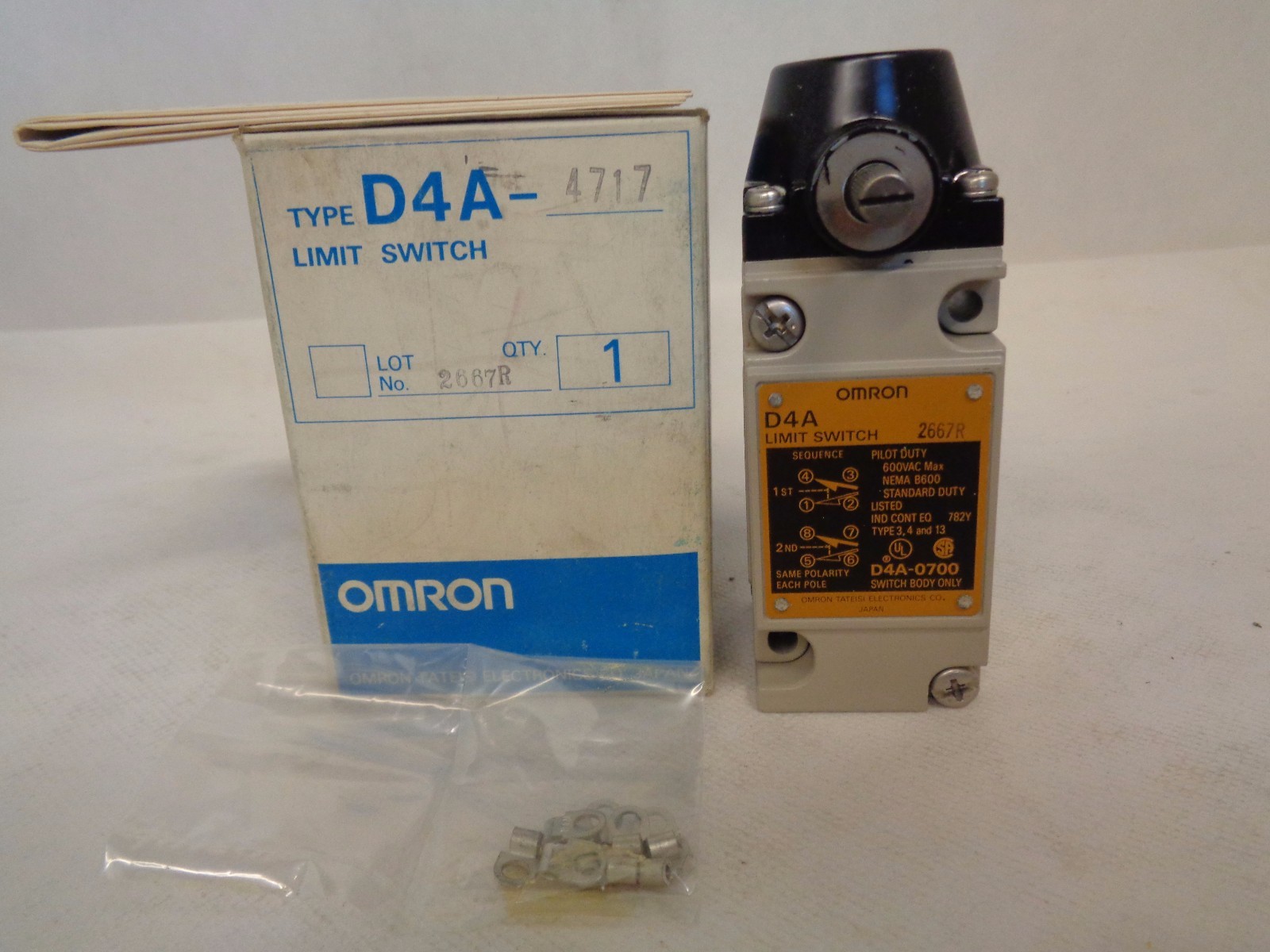 NEW OMRON D4A-4717 COMPLETE LIMIT SWITCH WITH 0700,2667R,0017