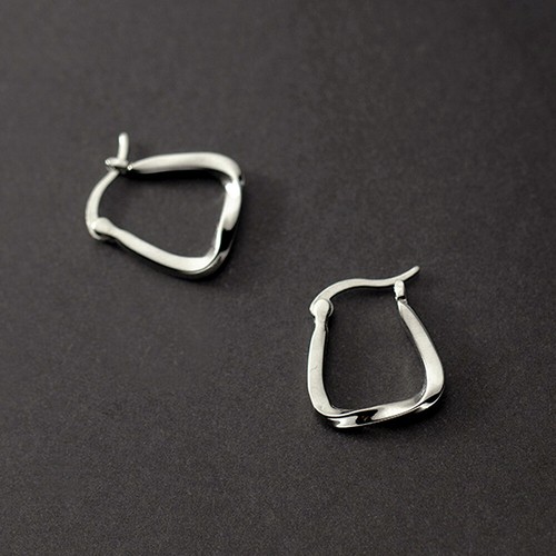 Orecchini a cerchio huggie minimalisti argento sterling 925 attorcigliato a forma di U A4344 - Foto 6 di 9