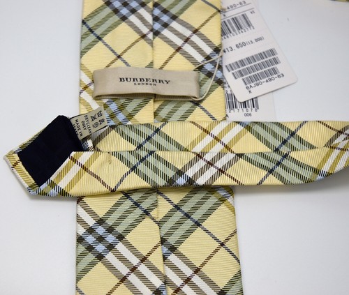 NEW Burberry YELLOW PLAIDS Mans 100% Silk Tie Authentic Italy Made 3.5" 0350207 - Picture 5 of 5
