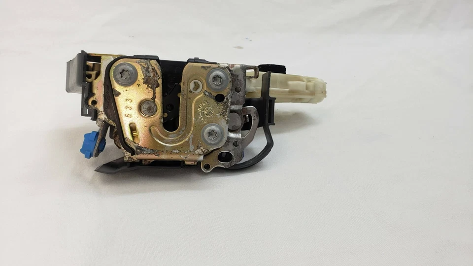 Actuador de cerradura de puerta del conductor delantero Infiniti G35 2003 2004 2005 2006 sedán OEM Foto 2 de 4