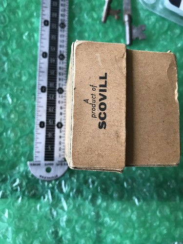 Antique Box Of “Triumph”Oakville Manufacturing Paper Clamps - Picture 7 of 10