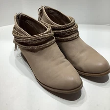 BCBGeneration Womens Craftee Leather Round Toe Ankle Boots Beige/Nude Sz. 8M Exc